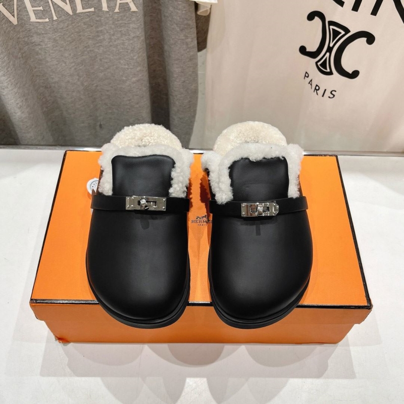 H**mes slippers